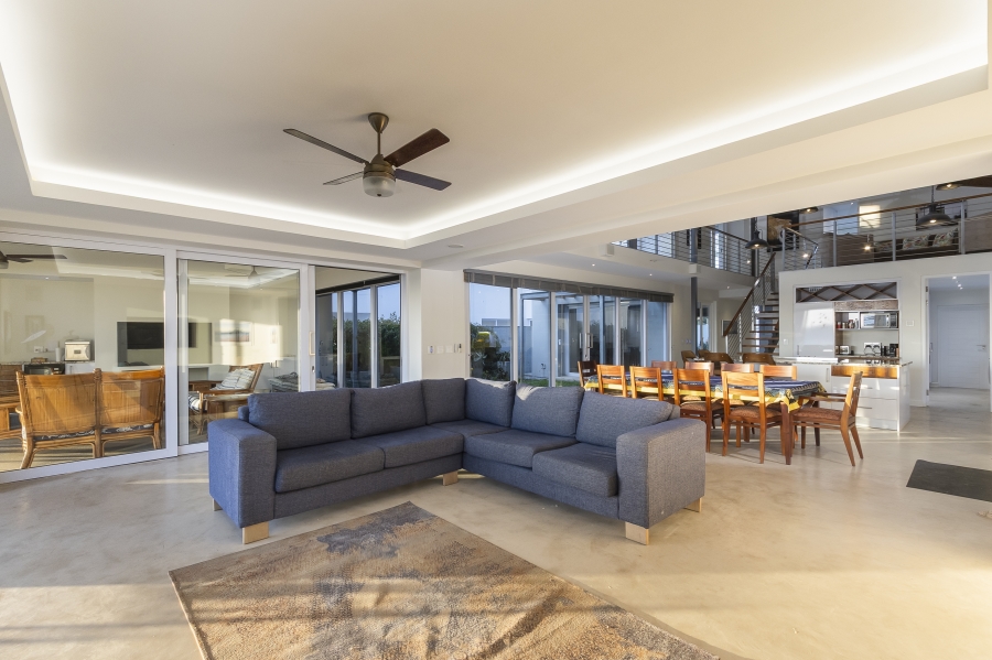 To Let 4 Bedroom Property for Rent in Harbour Island Western Cape